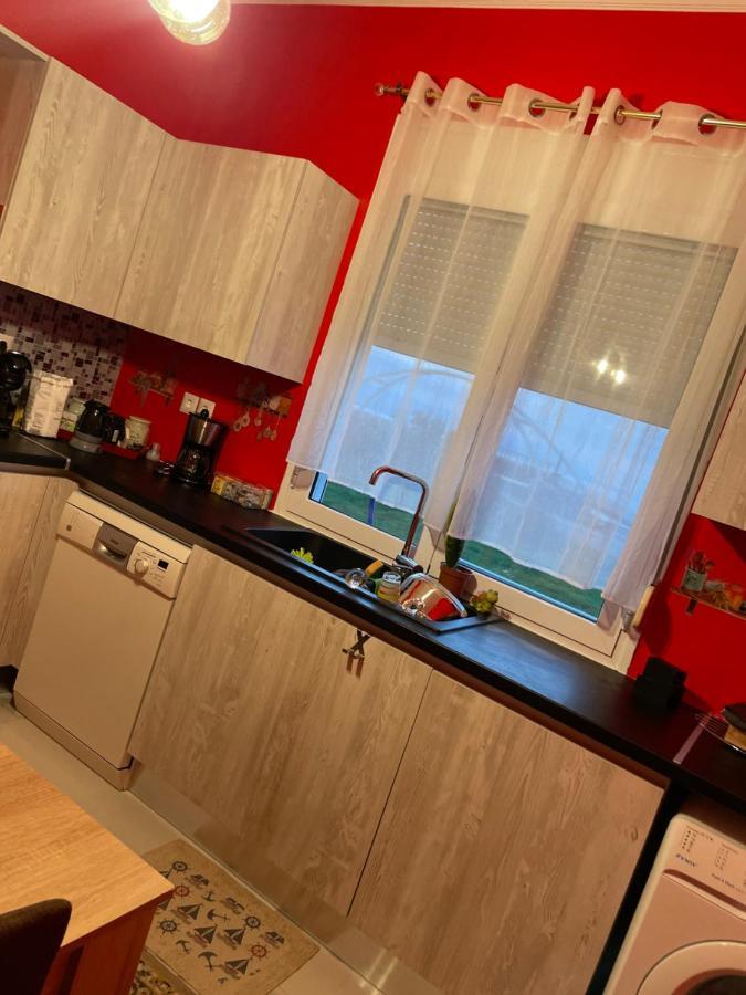 Home Nadia Corinth Экстерьер фото